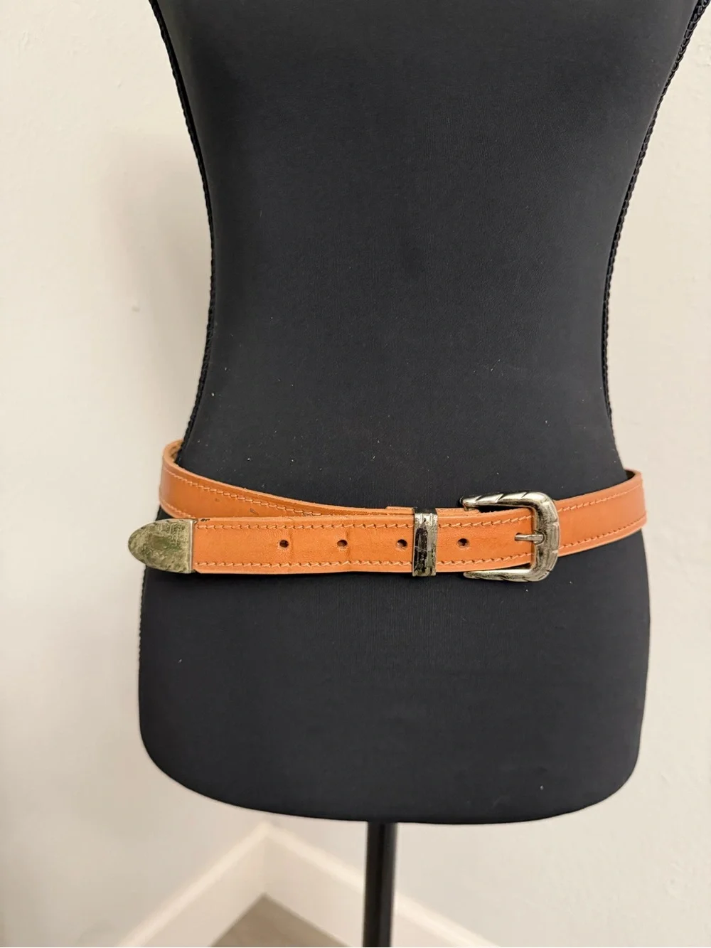 Vintage Classic Tan Saddle Leather Women’s Belt with Antiqued Buckle
